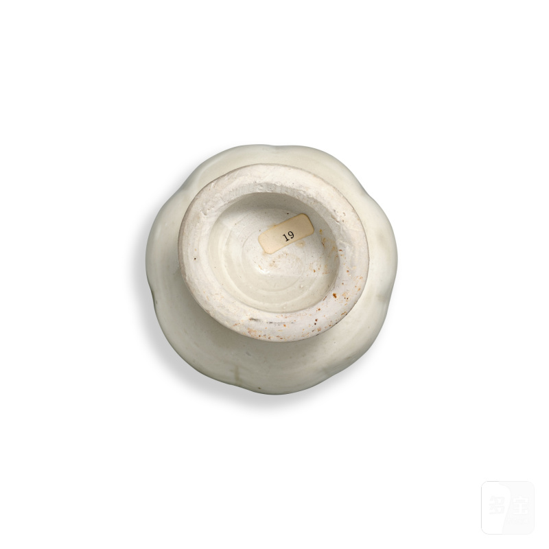 A Ding-type white-glazed stem bowl, Song dynasty | 宋 定窰系白釉高足盃 - 图3